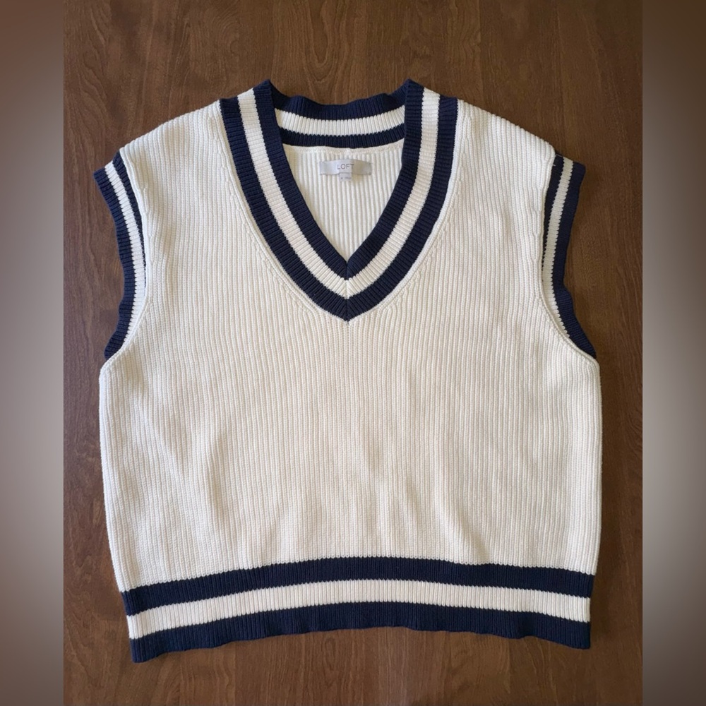 LOFT White Sleeveless V-Neck Sweater Vest with Navy Trim